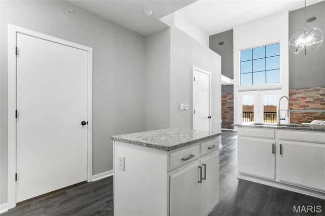 200 S Kirkwood Road 317, Kirkwood, MO 63122