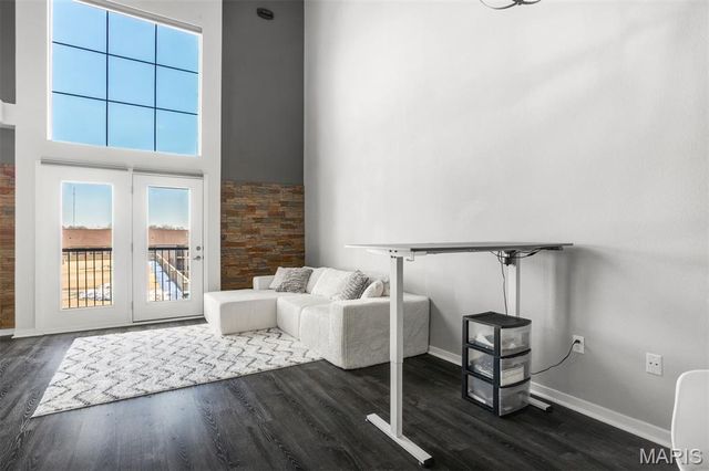 200 S Kirkwood Road 317, Kirkwood, MO 63122