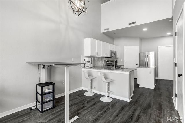 200 S Kirkwood Road 317, Kirkwood, MO 63122