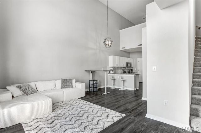 200 S Kirkwood Road 317, Kirkwood, MO 63122