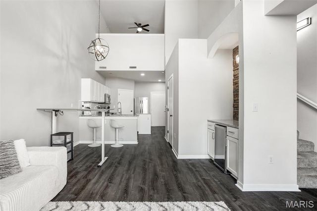 200 S Kirkwood Road 317, Kirkwood, MO 63122