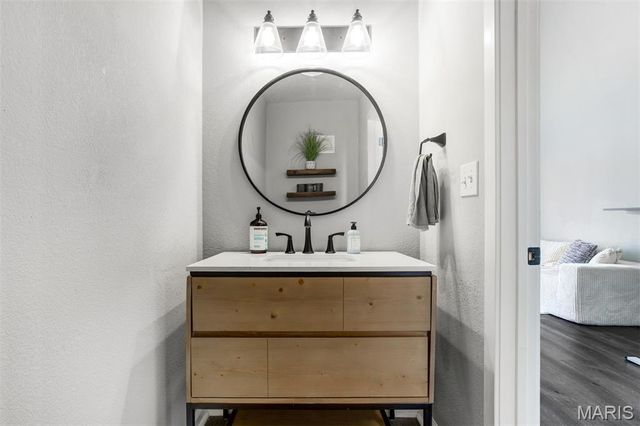 200 S Kirkwood Road 317, Kirkwood, MO 63122