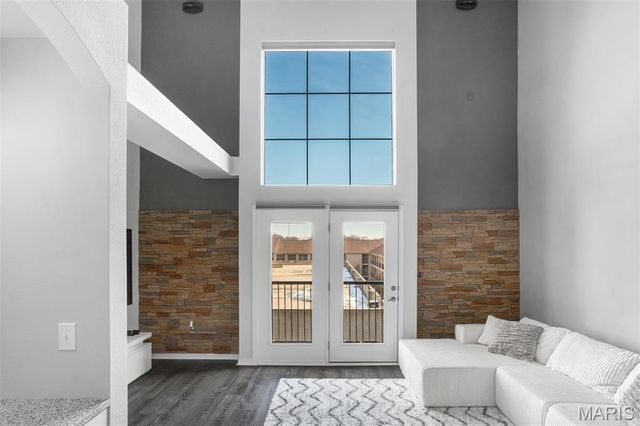 200 S Kirkwood Road 317, Kirkwood, MO 63122