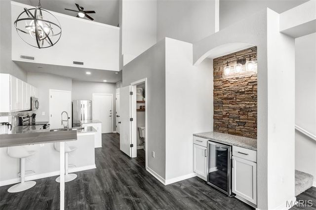 200 S Kirkwood Road 317, Kirkwood, MO 63122