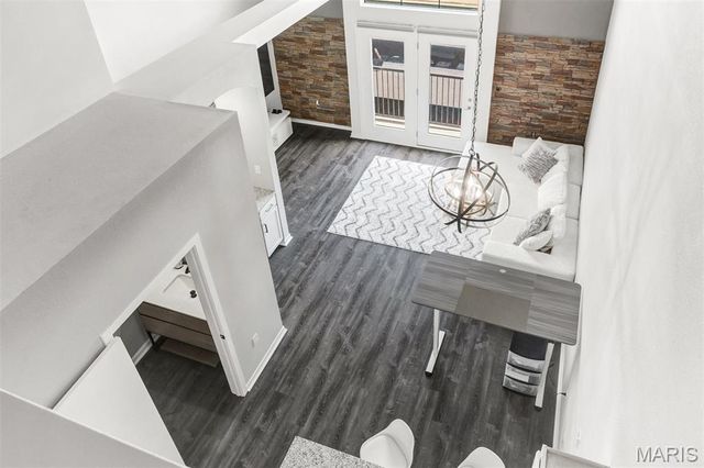 200 S Kirkwood Road 317, Kirkwood, MO 63122