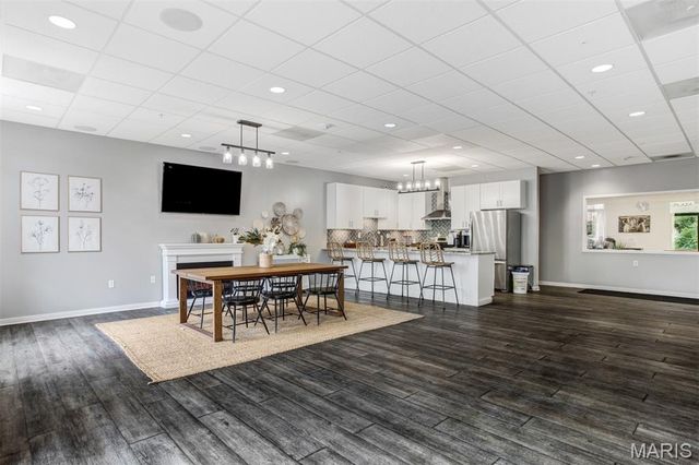 200 S Kirkwood Road 317, Kirkwood, MO 63122