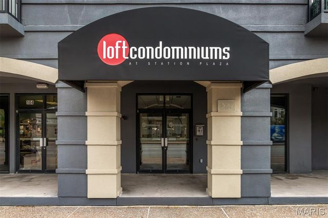 200 S Kirkwood Road 317, Kirkwood, MO 63122