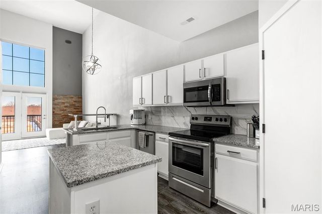 200 S Kirkwood Road 317, Kirkwood, MO 63122