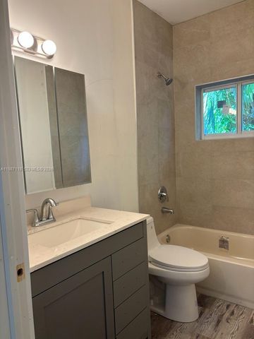 127 NE 184th Ter 127, Miami, FL 33179