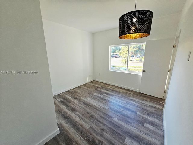 127 NE 184th Ter 127, Miami, FL 33179