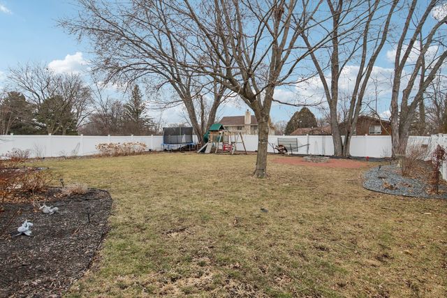 693 Exmoor Terrace, Crystal Lake, IL 60014