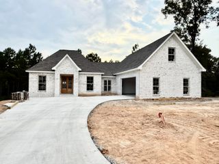 7 Pinehill Ct., Hattiesburg, MS 39402