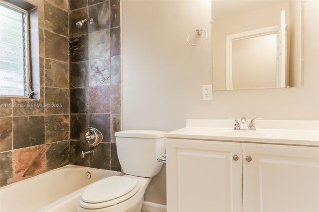 2411 NE 10th Ave, Pompano Beach, FL 33064