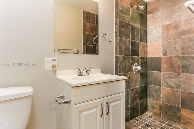 2411 NE 10th Ave, Pompano Beach, FL 33064