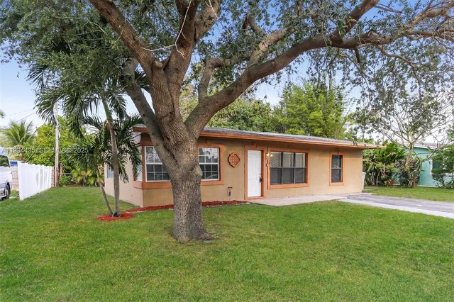 2411 NE 10th Ave, Pompano Beach, FL 33064