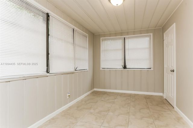 2411 NE 10th Ave, Pompano Beach, FL 33064