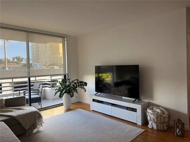 3300 NE 191st St 418, Aventura, FL 33180