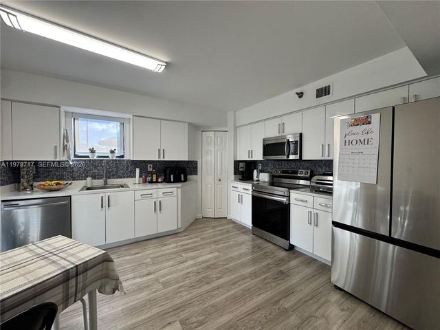 3300 NE 191st St 418, Aventura, FL 33180