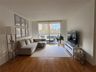 3300 NE 191st St 418, Aventura, FL 33180