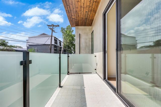107 W Johanna ST C, Austin, TX 78704