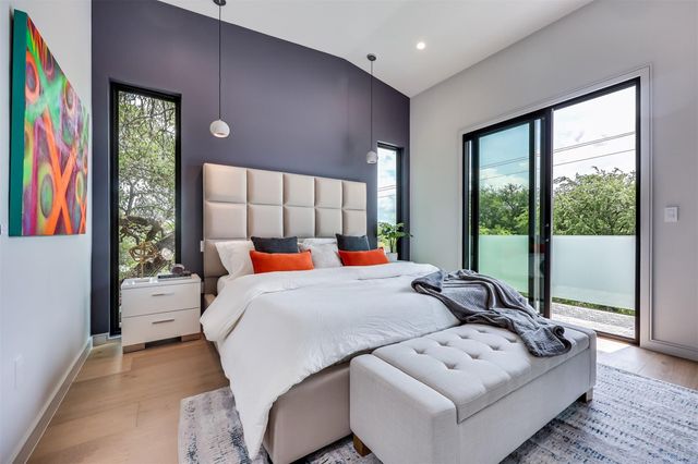 107 W Johanna ST C, Austin, TX 78704