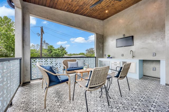 107 W Johanna ST C, Austin, TX 78704