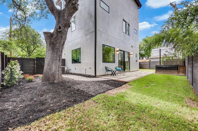 107 W Johanna ST C, Austin, TX 78704