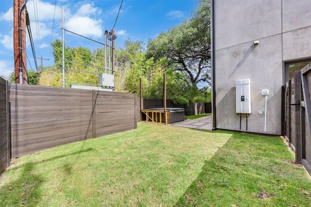 107 W Johanna ST C, Austin, TX 78704
