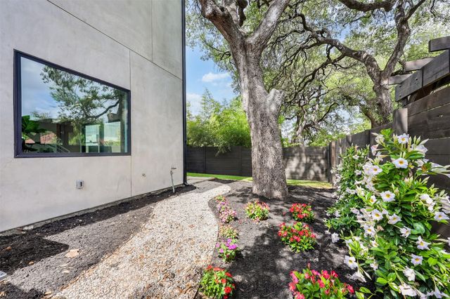107 W Johanna ST C, Austin, TX 78704