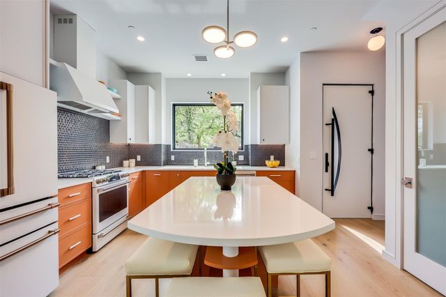 107 W Johanna ST C, Austin, TX 78704