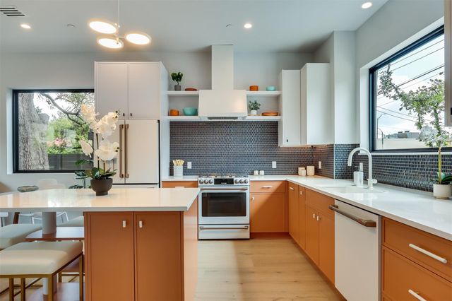 107 W Johanna ST C, Austin, TX 78704