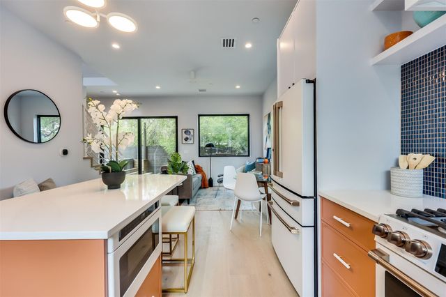 107 W Johanna ST C, Austin, TX 78704