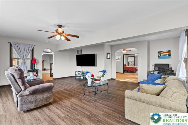 226 Regent Street, Lehman Twp, PA 18324