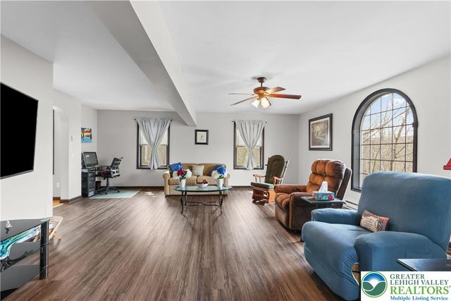 226 Regent Street, Lehman Twp, PA 18324