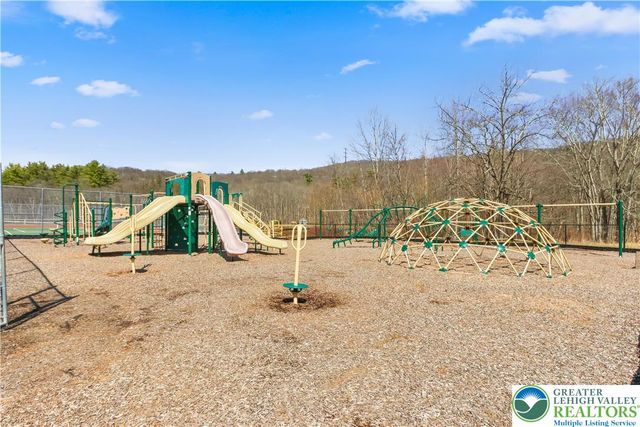 226 Regent Street, Lehman Twp, PA 18324