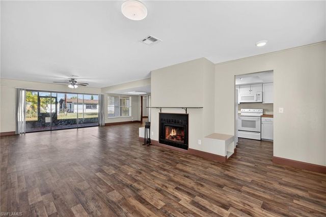 1425 SE 25th LN, Cape Coral, FL 33904