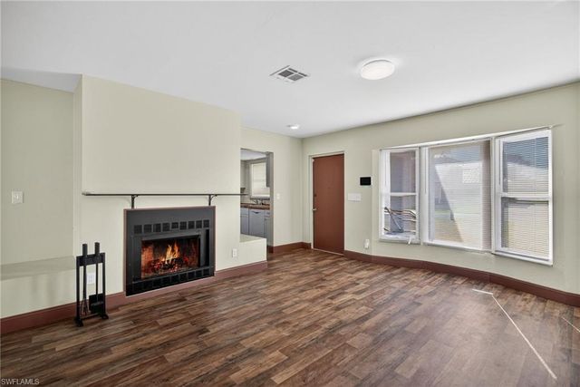 1425 SE 25th LN, Cape Coral, FL 33904