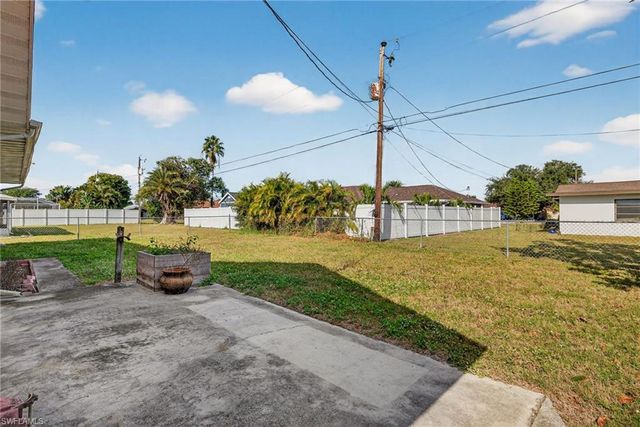 1425 SE 25th LN, Cape Coral, FL 33904