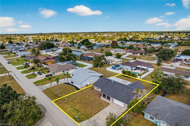 1425 SE 25th LN, Cape Coral, FL 33904