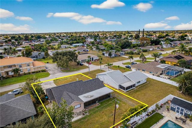 1425 SE 25th LN, Cape Coral, FL 33904