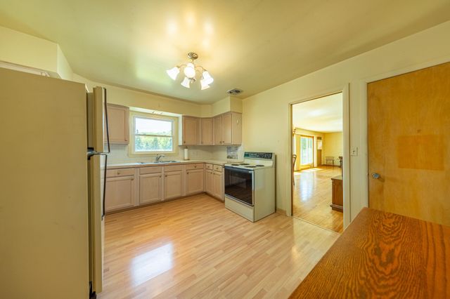 223 Central Avenue N, Wayzata, MN 55391