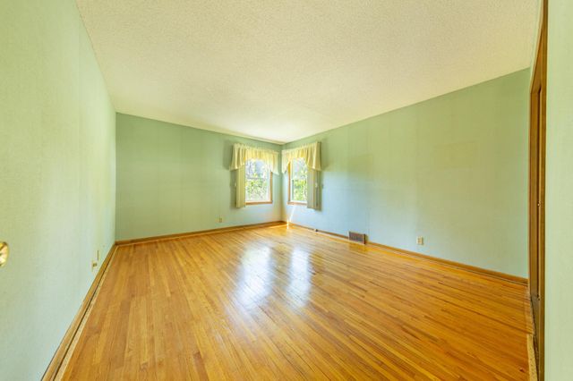 223 Central Avenue N, Wayzata, MN 55391