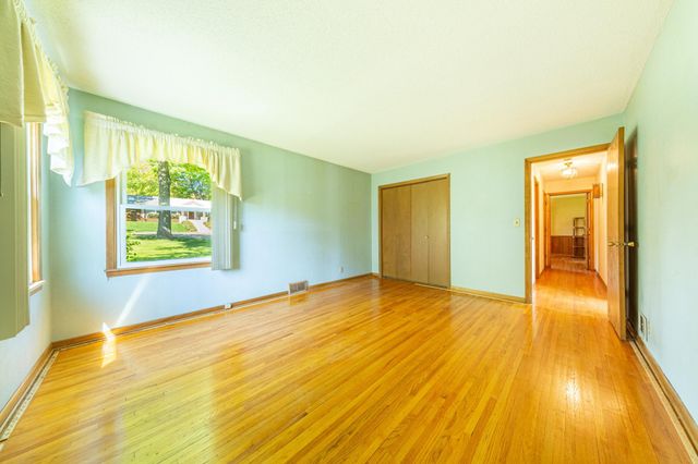 223 Central Avenue N, Wayzata, MN 55391