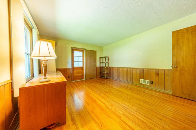 223 Central Avenue N, Wayzata, MN 55391