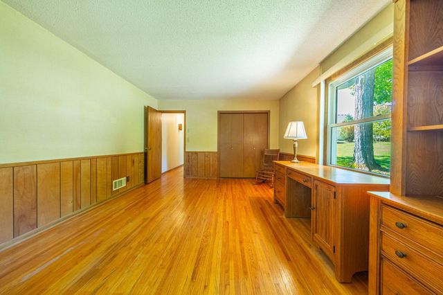 223 Central Avenue N, Wayzata, MN 55391