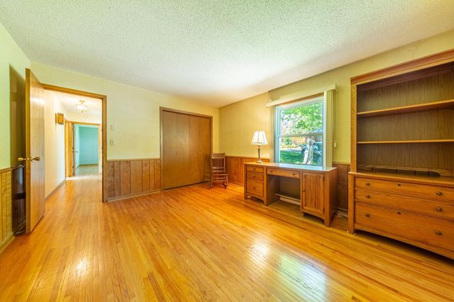223 Central Avenue N, Wayzata, MN 55391
