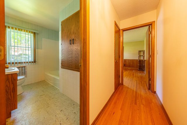 223 Central Avenue N, Wayzata, MN 55391