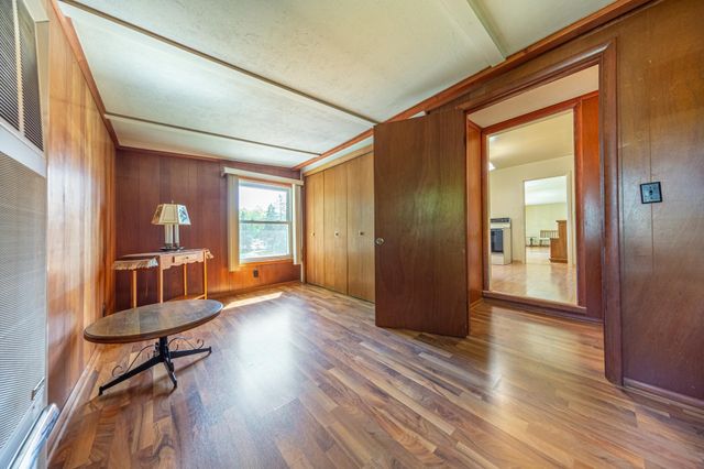 223 Central Avenue N, Wayzata, MN 55391