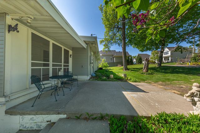223 Central Avenue N, Wayzata, MN 55391