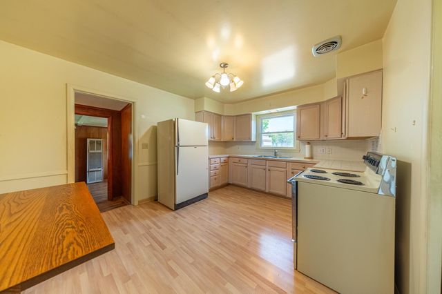 223 Central Avenue N, Wayzata, MN 55391